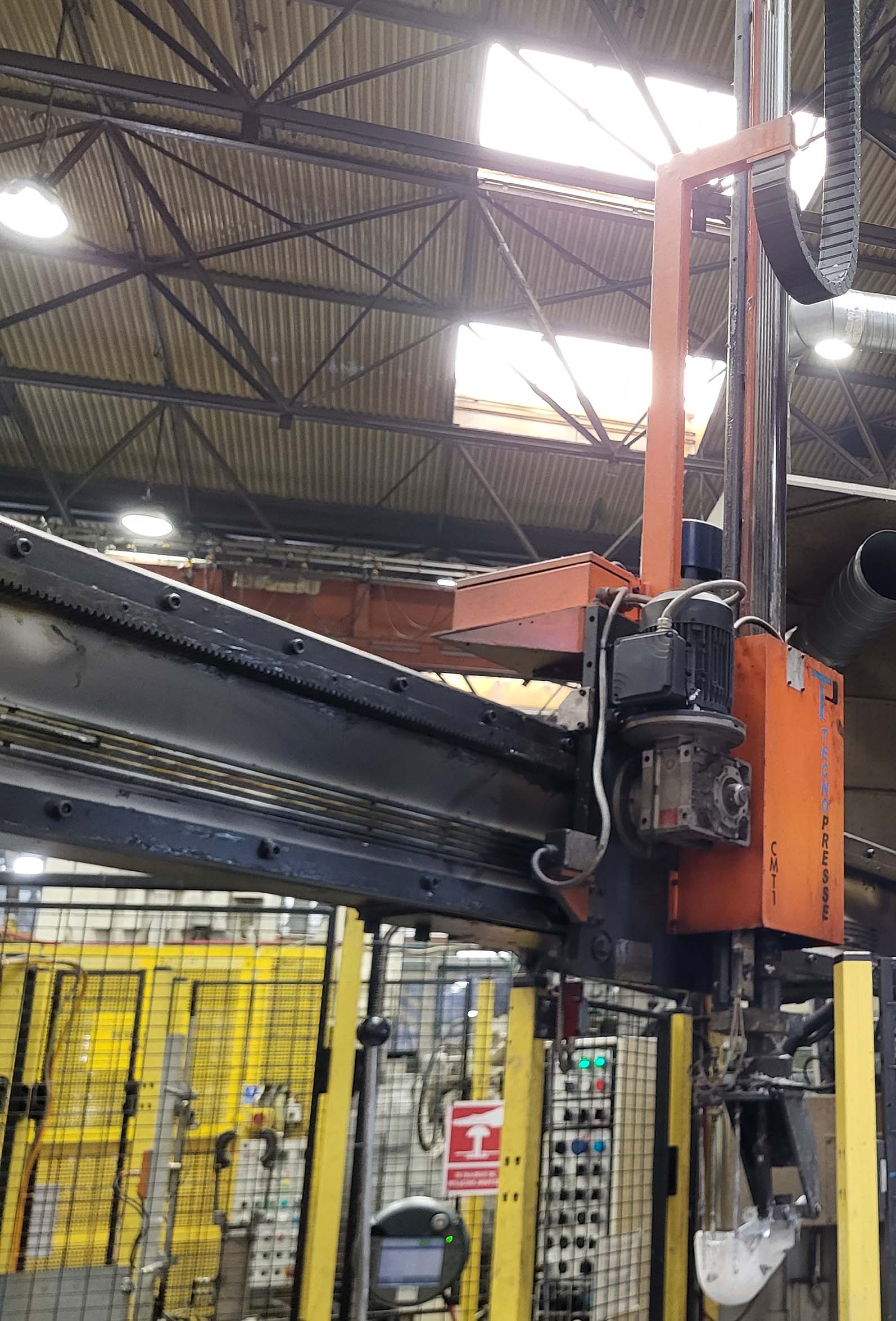 Tecnopresse CMT1 lineer metal yükleyici MD2014, kullanılmış